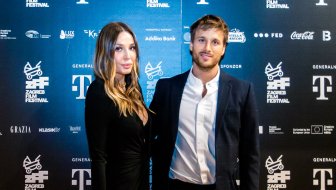 NAJZGODNIJI PAR NA PLAŽI