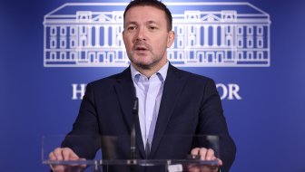 malo glasova