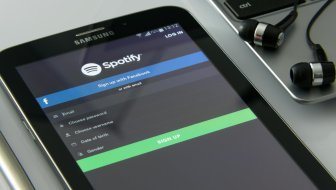 STREAMING