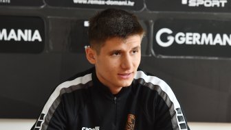 BLIZU MAKSIMIRA