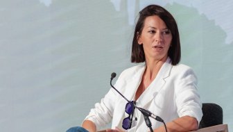 POPULARNA VODITELJICA