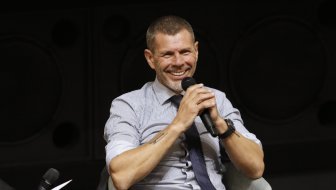 SADA I SLUŽBENO