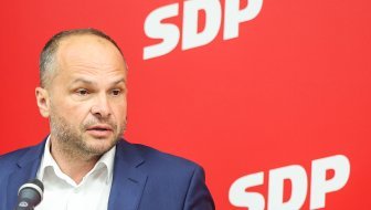 kritika vladajućima