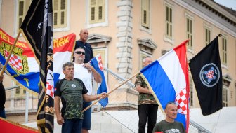 'dosta nam je'