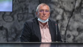 SMRŠAVIO JE