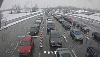 čeka se više od sat