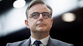 stigla salva kritika