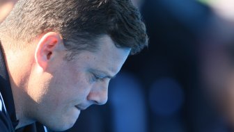 NAVIJAČI GA TJERAJU