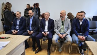 AFERA PO BABI I STRIČEVIMA