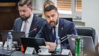 ČEKA SE ODLUKA VLADE
