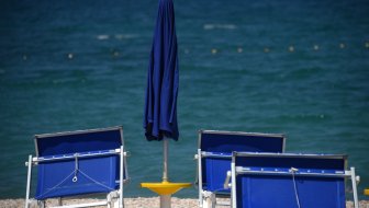 UŠLA U DVORIŠTE