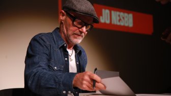 HARRY HOLE