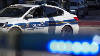 80-godišnjak kod valpova