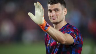 debi u dresu barce