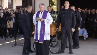 EMOTIVAN OPROŠTAJ