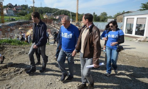 Bandić će tražiti smjenu ministrice Divjak ako ne osigura i besplatne udžbenike za vjeronauk