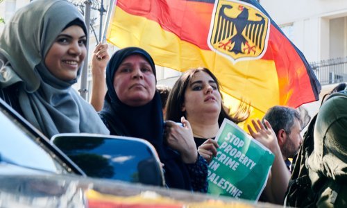Prosvjed u Berlinu protiv antisemitskog nasilja i marša radikalnih islamističkih skupina