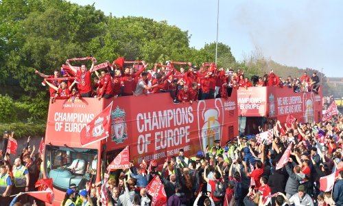 Pogledajte spektakularan doček 'redsima' u Liverpoolu