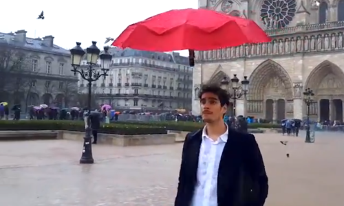 Upoznajte dronebrellu, autonomni kišobran koji lebdi zrakom i prati svog vlasnika