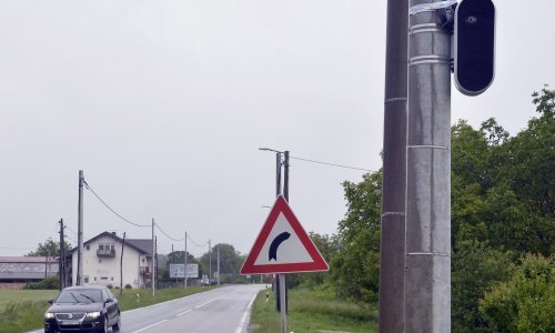 Snimaju šest traka, automatski čitaju tablice: Po Hrvatskoj krenulo postavljanje novih prometnih kamera