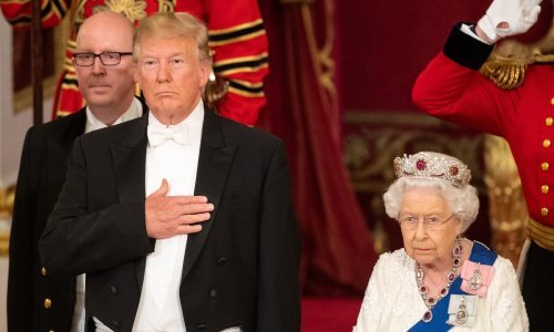 Službena večera u palači: Je li ovim potezom Donald Trump prekršio strogi kraljevski protokol?