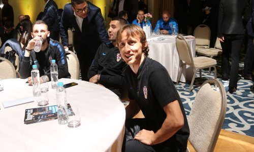 Reprezentativci oduševljeni popularnim trikom; evo što se dogodilo hrvatskom kapetanu Luki Modriću