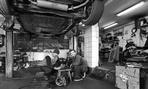 Zagrebačka Dubrava intimno: Kvartovske fotografije očeva i sinova Ćetković i Lapić