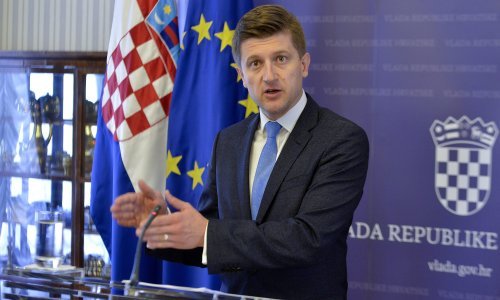 Marić zatečen: Oštro režemo troškove, smanjujemo javni dug, zar to nije dovoljno?