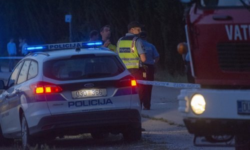Prometna u Lipiku, auto sletio i udario u stup javne rasvjete