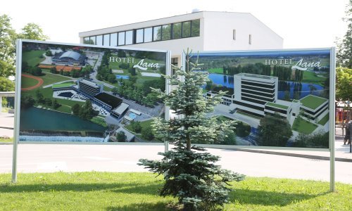 HDZ: Zid na Korani - ne, hotel na Korani - da