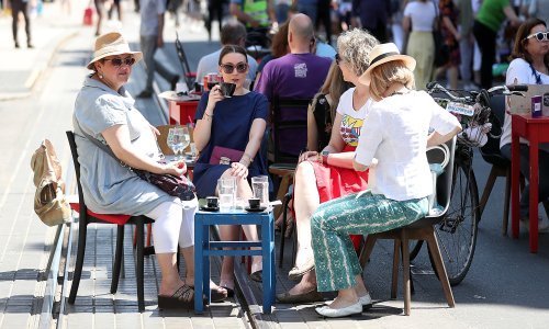 [FOTO/VIDEO] Pogledajte kako je izgledao Ilički buvljak i second-hand modna revija zbog kojih je bio blokiran dio centra Zagreba