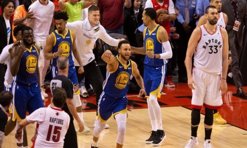 Kakva drama u Torontu; domaćin propustio šut za NBA titulu, a Warriorse opet zadesila nesreća s Durantom