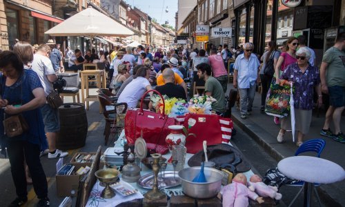 Polovica mladih smatra da je prihvatljivo kupovati krivotvorine, osobito ako su originali skupi