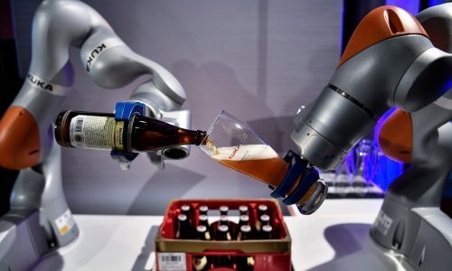 Novi robot može prepoznati stvari tako što ih vidi i dodirne