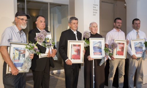 Nagrada za životno djelo dodijeljena Andriji Pivčeviću, a Ivanu Gliboti Crnom godišnja nagrada Jure Kaštelan