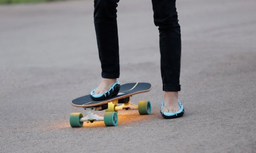 Živcira vas struganje natikača po pločniku? Ova neobična obuća možda će to promijeniti!