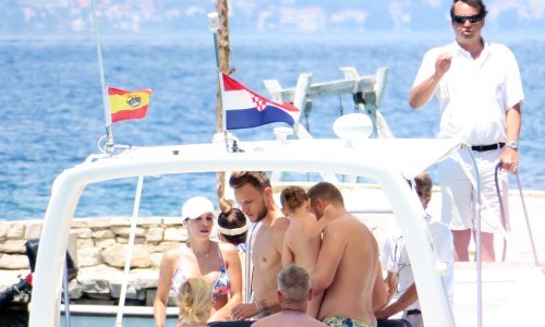 Zasluženi odmor na Jadranu: Ivan Rakitić s obitelji uživa u morskim radostima