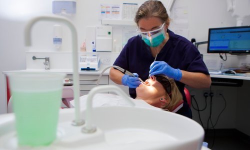 Odselili se u Irsku ili Njemačku, a u Hrvatskoj popravljaju zube? Više neće moći jer im HZZO ukida zdravstveno osiguranje