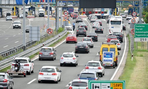 Počeo je produženi vikend i odmah gužve, a na A1 HAC će noćas obavljati radove