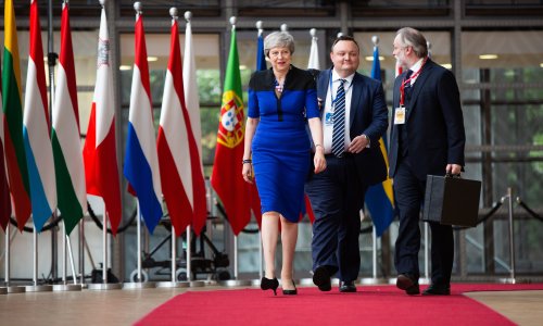 Španjolski konzervativci žele Webera, ne vide Grabar-Kitarović kao predsjednicu EK