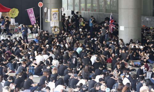 Prosvjednici u Hong Kongu probili se u zgradu parlamenta