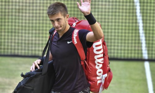 Borna Ćorić neće obraniti naslov; hrvatski tenisač počeo meč pa predao zbog bolova; pali i naši parovi