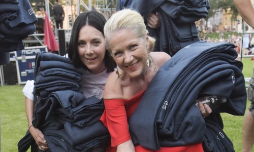 Daniela Trbović i Barbara Kolar prihvatile mali, ali slatki zadatak i bacile se na posao