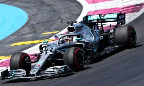 Hamilton u velikom stilu potukao rivale, Vettel doživio debakl i prije početka utrke