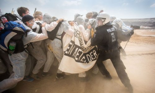 Bijesni Nijemci udarili na policiju usred ugljenokopa: Što zapravo traže?