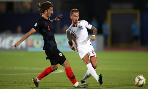 Nakon rezultatskog neuspjeha, igrači se umjesto zrakoplovom kući vraćaju - busom!