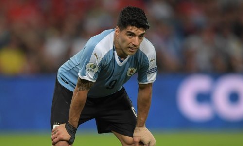 Suarez ponovo gubi razum na travnjaku: Sprema li se novi ugriz protivnika?