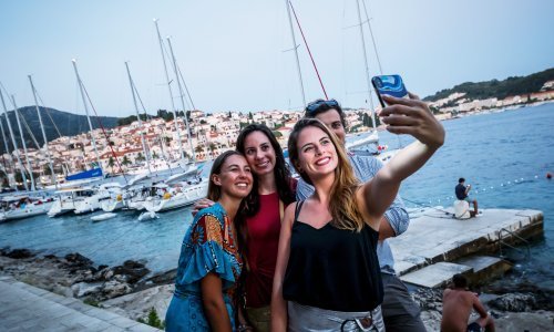 U srpnju 350 tisuća noćenja manje nego u istom mjesecu lani