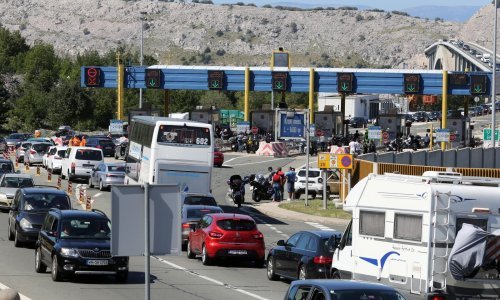 Bajkeri blokirali promet na Krčkom mostu, mostarinu plaćali lipama