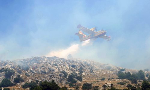 Opet gori kod Šibenika, na terenu i dva kanadera